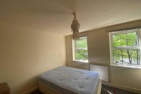 2 bedroom flat to rent, High Lane, Chorlton