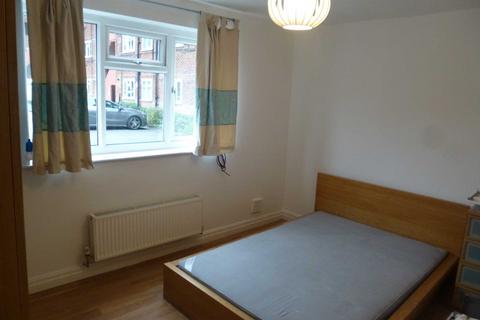 3 bedroom flat to rent, Ballbrook Court, Didsbury