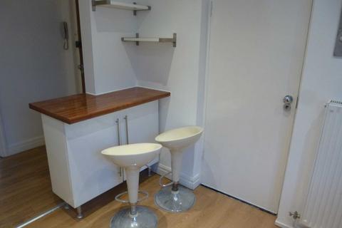 3 bedroom flat to rent, Ballbrook Court, Didsbury