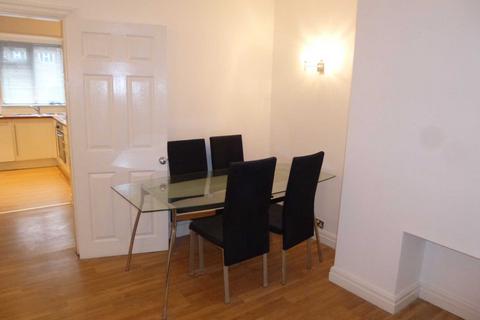 3 bedroom flat to rent, Ballbrook Court, Didsbury