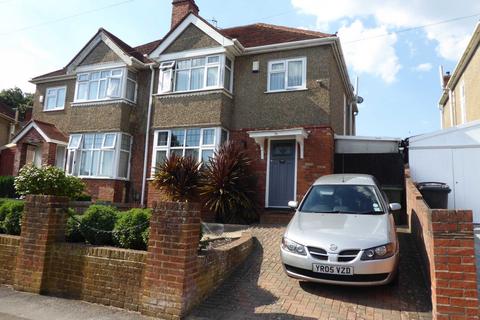 3 bedroom house to rent, Bourne Avenue, Reading