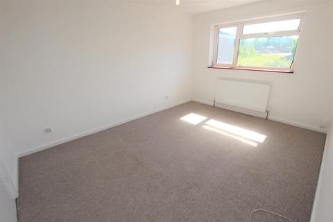 3 bedroom end of terrace house to rent - Newland Close, Redditch, B98 7XD