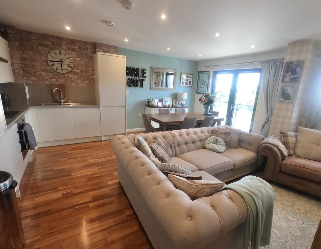 Horizon House, Azalea Drive, Swanley 2 bed apartment for sale £265,000