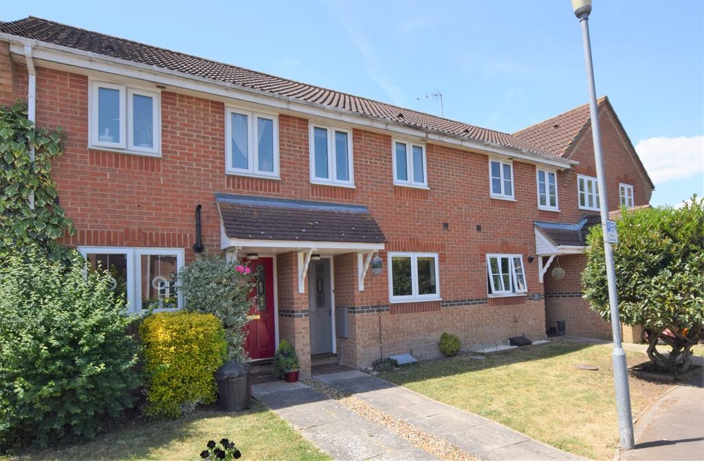 Langley Place, Billericay, CM12 2 bed terraced house £325,000