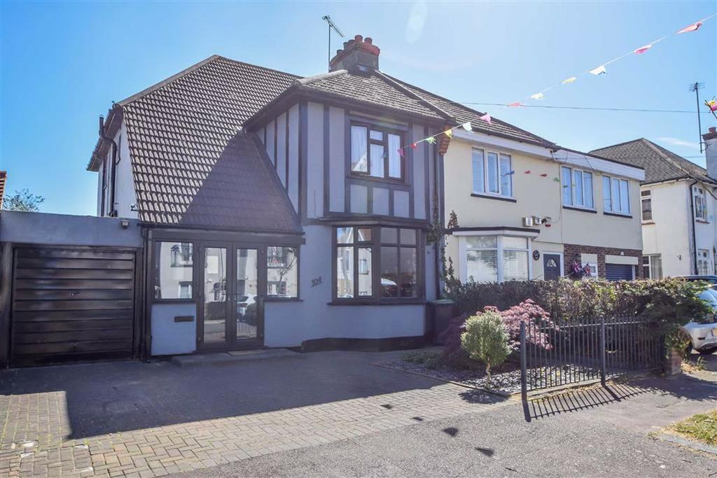 Olive Avenue, Leighonsea, Essex 3 bed semidetached house £479,995