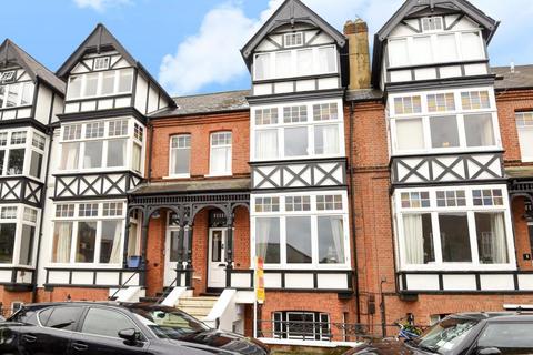 1 bedroom flat to rent, Warrington Road,  Richmond,  TW10