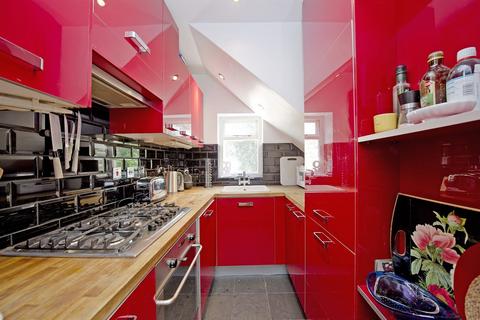 2 bedroom flat to rent, St Charles Square, London, W10