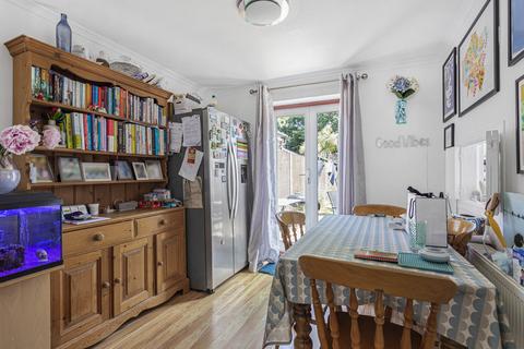 4 bedroom semi-detached house for sale, Beverley Road, Sunbury-on-Thames, Surrey, TW16