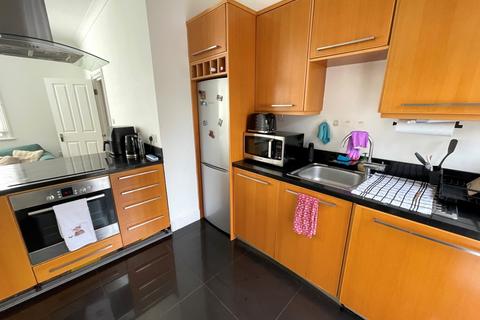 3 bedroom flat to rent, Beatrice Road, Finsbury Park, N4