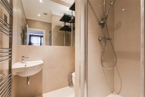 3 bedroom flat to rent, Nevern Square, Earls Court, London