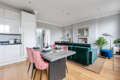 3 bedroom flat to rent, Nevern Square, Earls Court, London