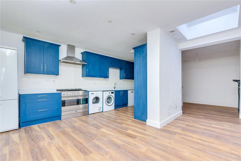 Kitchen/Dining Area