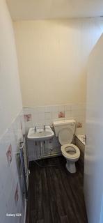 2 bedroom flat to rent, HAWTHORNE AVENUE, SHIREBROOK, MANSFIELD