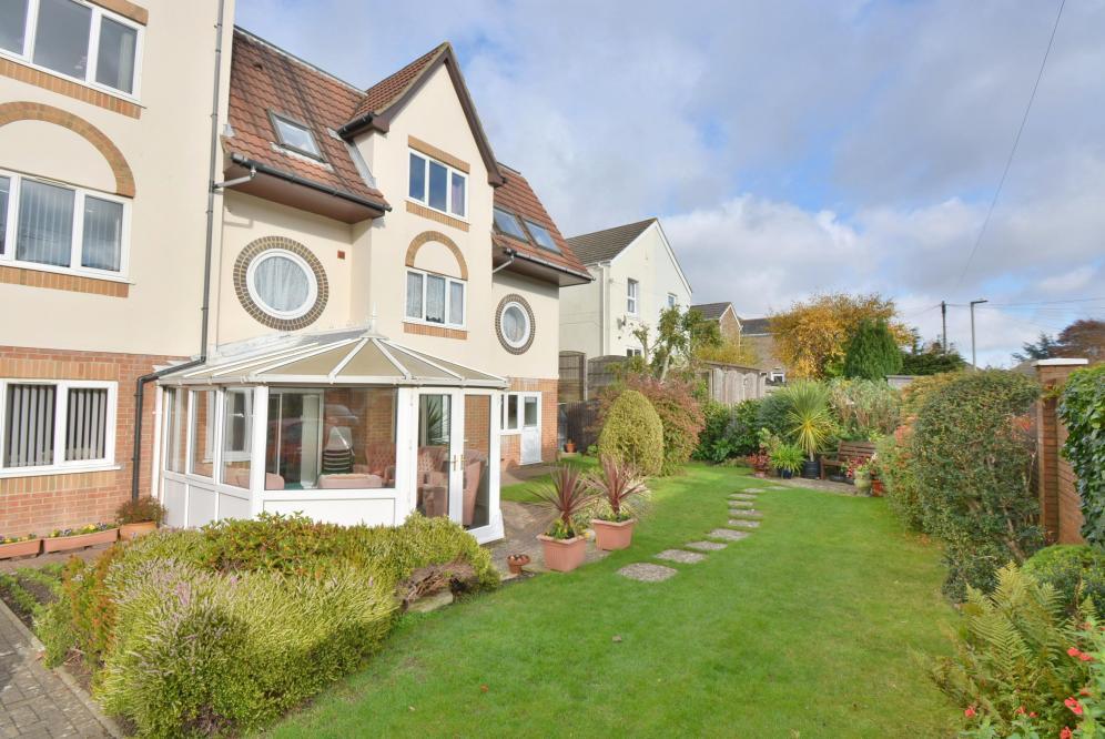 downy-court-bournemouth-road-poole-bh14-9ha-1-bed-apartment-75-000