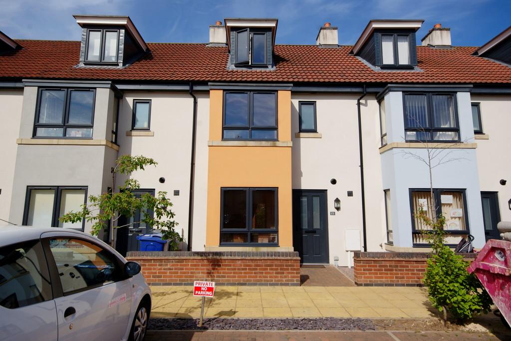 Canal Court, Saxilby 3 bed townhouse £160,000