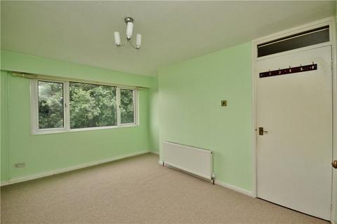 3 bedroom terraced house to rent - Shortdale Road, Aldershot, Hampshire, GU11