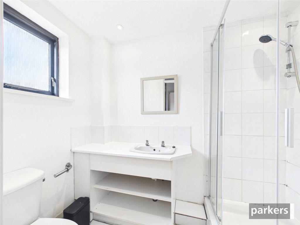 Apartment in Reading, Lower Earley, Earley - View 5