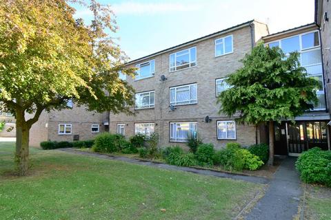 1 bedroom apartment to rent, Adelphi Crescent, Hornchurch