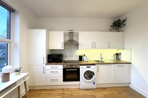 1 bedroom flat to rent, East Street, Epsom