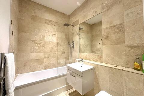 1 bedroom flat to rent, East Street, Epsom