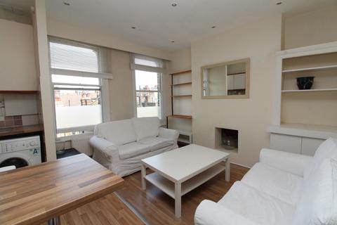 2 bedroom flat to rent, Limburg Road, London, SW11