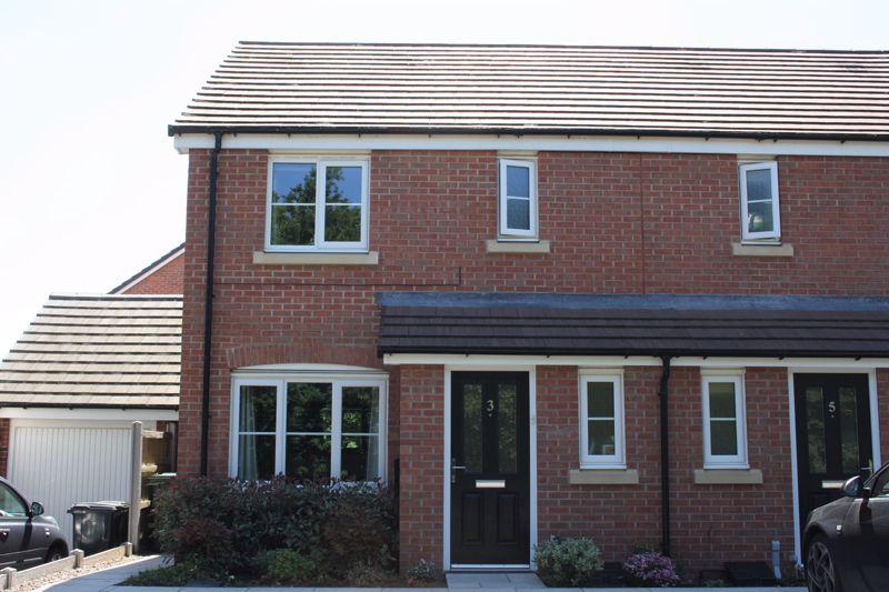 Pardoe Drive, Pershore 3 bed semidetached house £230,000