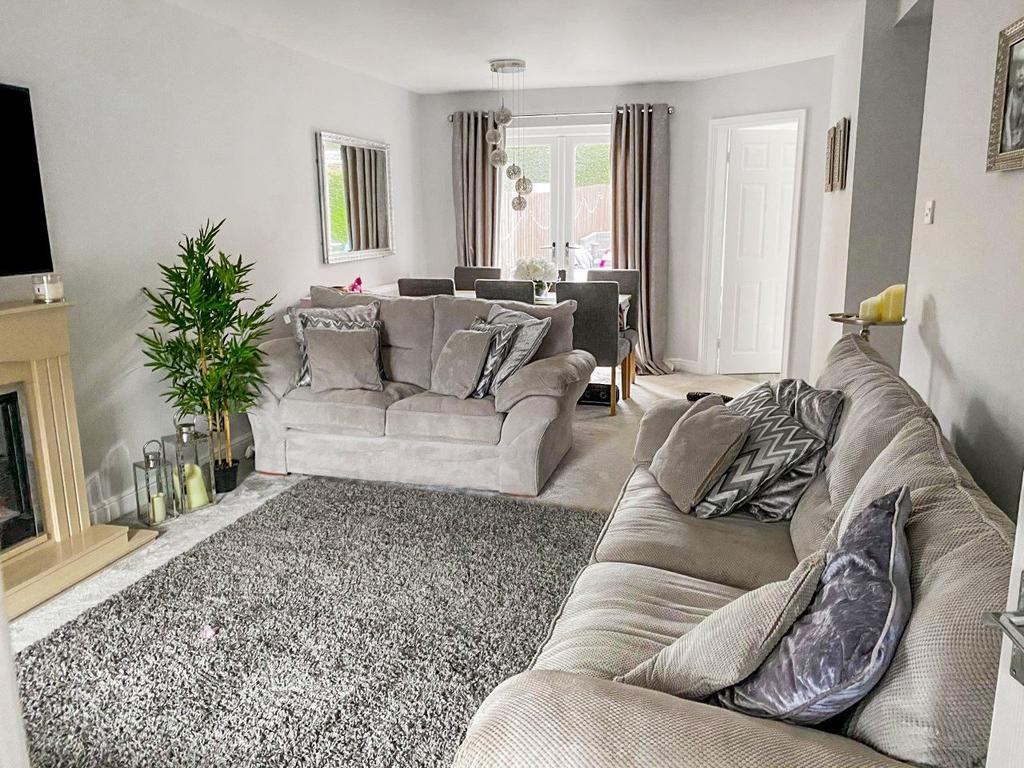 Templeton Close, Hartlepool, Durham, TS27 3RB 3 bed detached house £