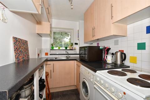 1 bedroom ground floor flat for sale - Pelham Way, Bookham, Leatherhead, Surrey
