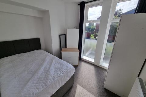 3 bedroom flat to rent, Anson Road, M14 5BZ