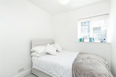 2 bedroom flat to rent, De Beauvoir Court, Northchurch Road, London