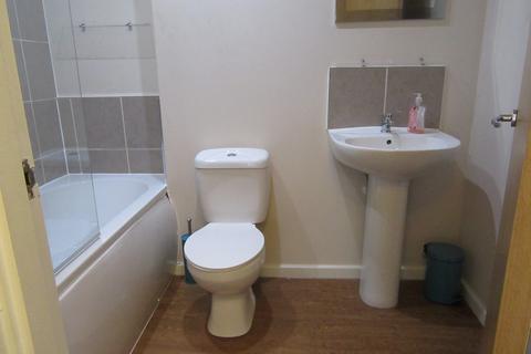 2 bedroom flat to rent, 73 Seymour Grove, Old Trafford, Manchester. M16 0UB