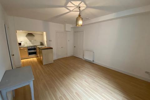2 bedroom flat to rent, Colinton Road, Bruntsfield, Edinburgh, EH10