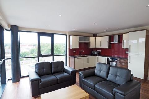 3 bedroom apartment to rent, Apt 16 Devonshire Point