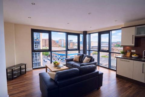 3 bedroom apartment to rent, Apt 16 Devonshire Point