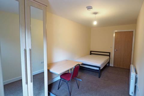 4 bedroom apartment to rent, Apt 17 Devonshire Point