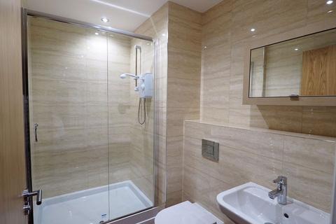 3 bedroom apartment to rent, Apt 18 Devonshire Point