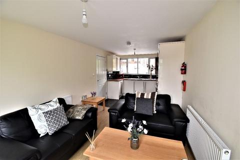 4 bedroom semi-detached house to rent, 15 Dorset Street