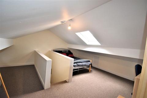 3 bedroom flat to rent - 343a Glossop Road