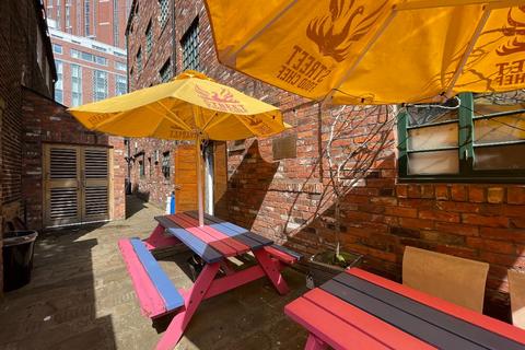 4 bedroom flat to rent, Lion Works - City Campus