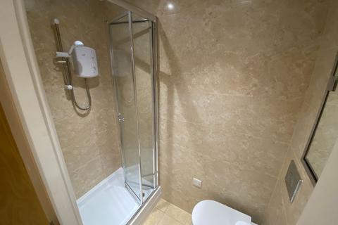 4 bedroom flat to rent, Lion Works - City Campus
