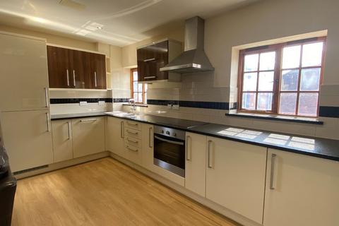 4 bedroom flat to rent, 92 Arundel Street