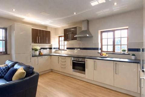 4 bedroom flat to rent, 92 Arundel Street