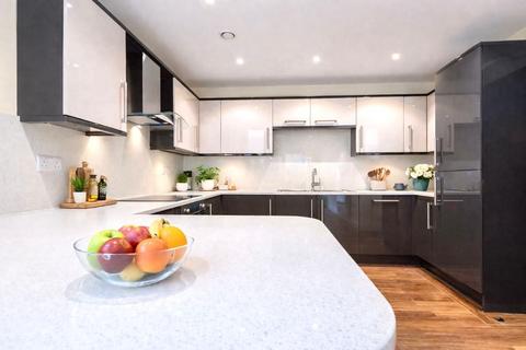 3 bedroom apartment to rent, 2 Ecco