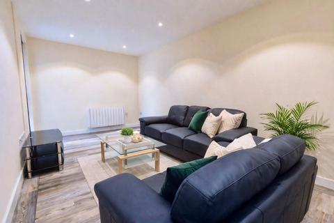 3 bedroom apartment to rent, 3 Ecco