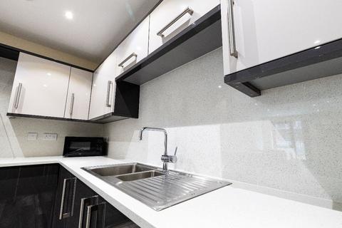 3 bedroom apartment to rent, 4 Ecco
