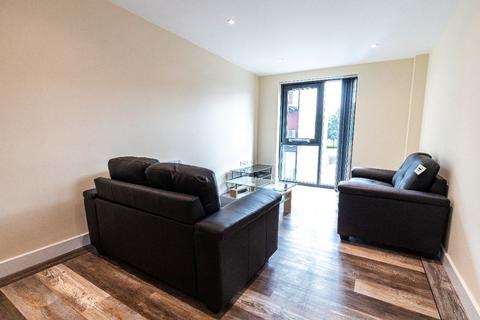 3 bedroom apartment to rent, 18 Ecco