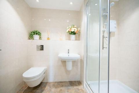 3 bedroom apartment to rent, 16 Ecco