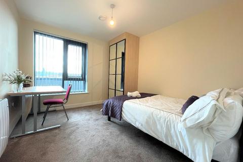 3 bedroom apartment to rent, 22 Ecco