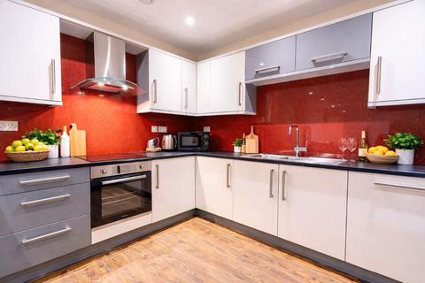 3 bedroom apartment to rent, 23 Ecco