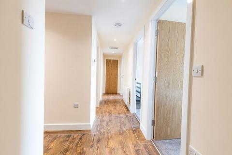3 bedroom apartment to rent, 23 Ecco